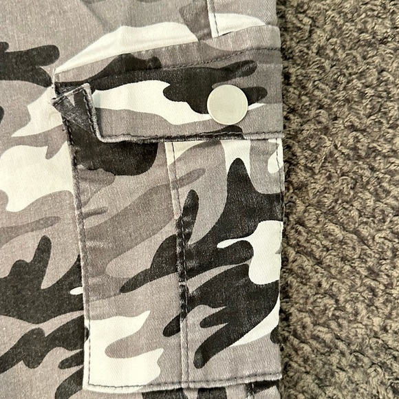 VIP jeans brand pants.  Size 13/31. EUC - Picture 5 of 5